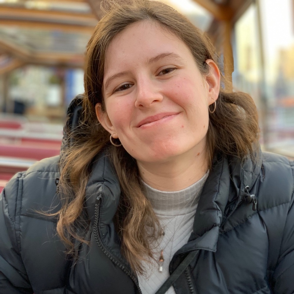 Meet your Posher, Caroline